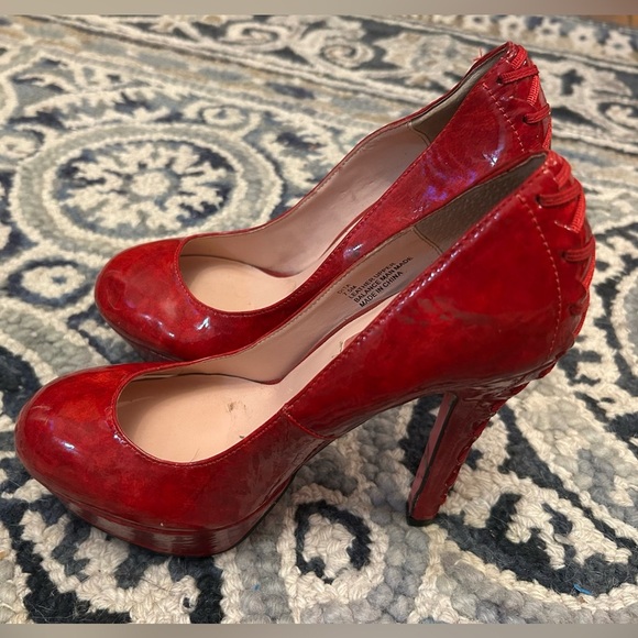 Betsey Johnson Red Stiletto Classic Pumps - Picture 1 of 5